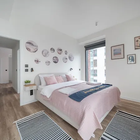 Apartament Towarowa Towers Luxury Apartament, Free Parking *