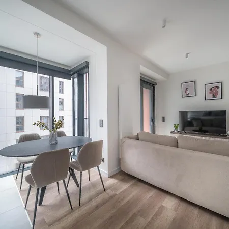 Towarowa Towers Luxury Apartament, Free Parking *